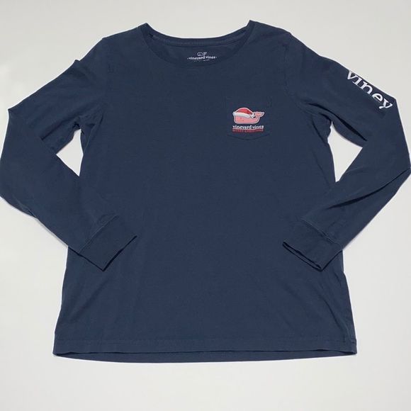 women’s Vineyard Vines Christmas edition - Picture 2 of 5